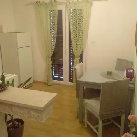 Apartments Near The Beach Ines Makarska Exterior photo