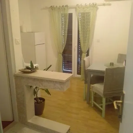 Apartments Near The Beach Ines Makarska Exterior photo