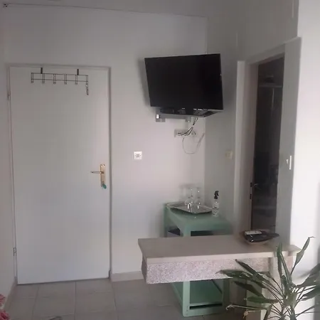 Apartments Near The Beach Ines Makarska Exterior photo